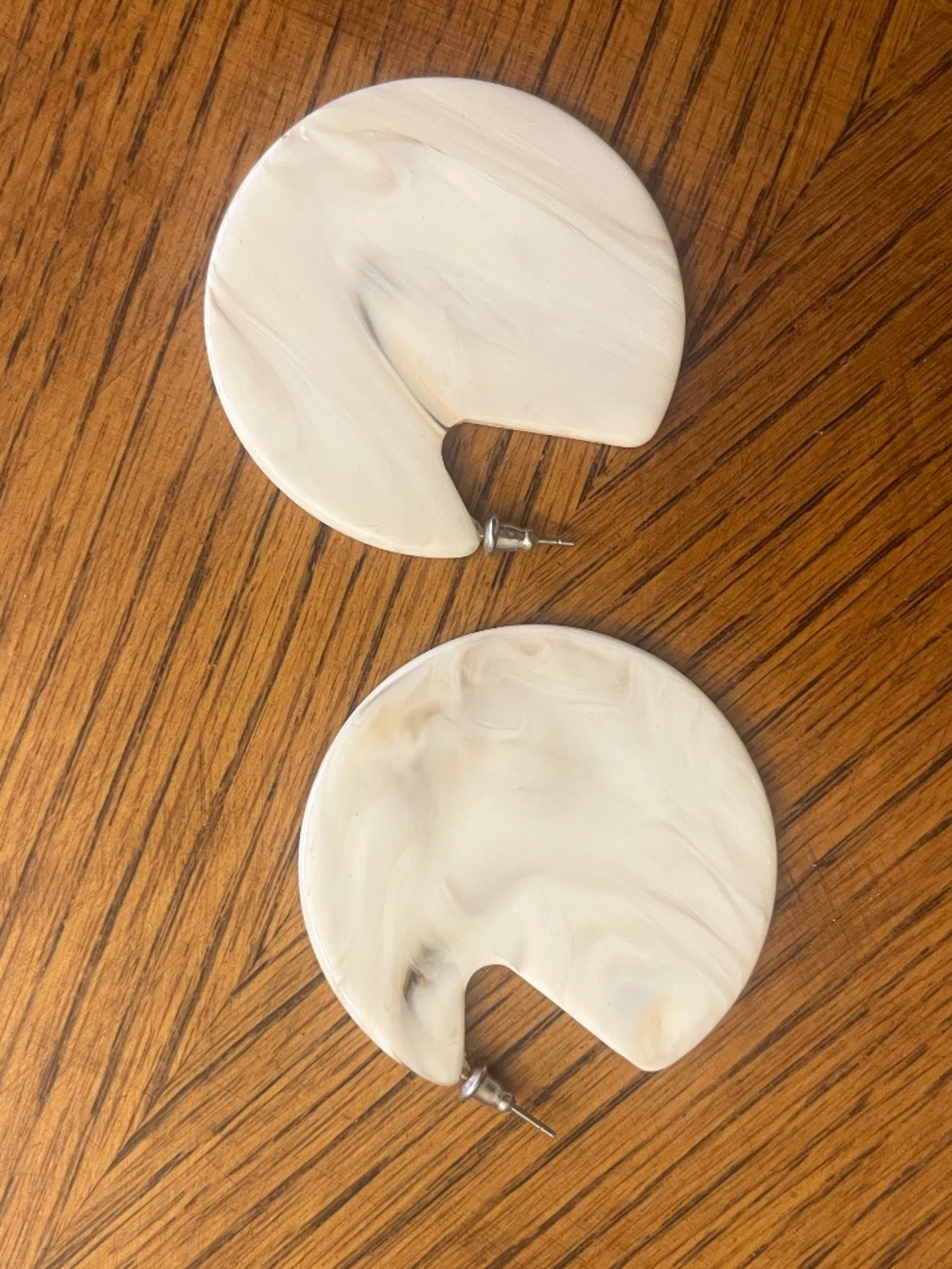 Machete Clare Earrings in White